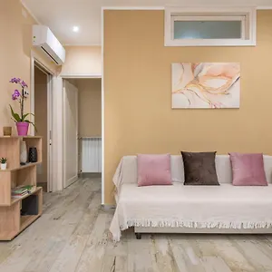 Good Time Apartment