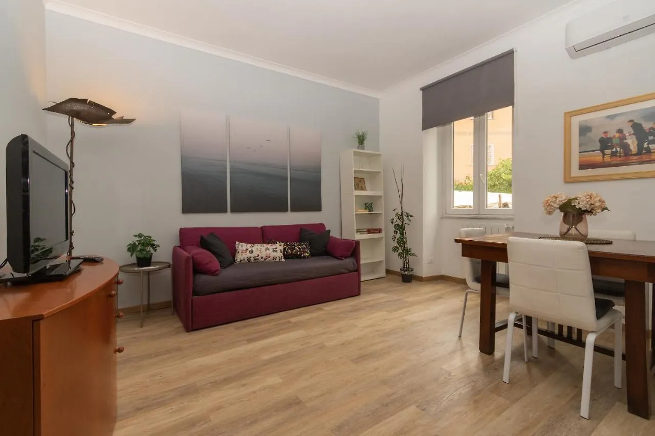 Rome 15MinModern Accommodation, Airport,Station,Linkhouseciampino Italy