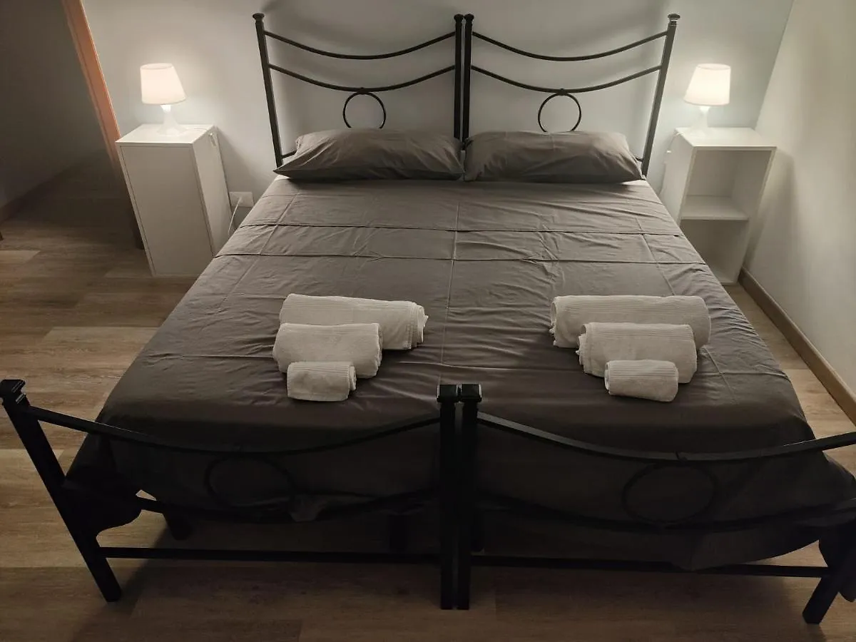 Rome 15MinModern Accommodation, Airport,Station,Linkhouseciampino Italy