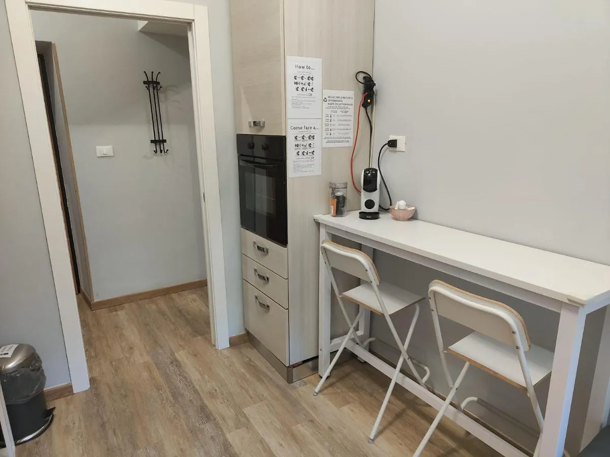 Rome 15MinModern Accommodation, Airport,Station,Linkhouseciampino Apartment